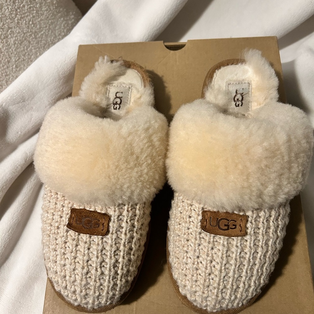 UGG - Picture 7 of 8